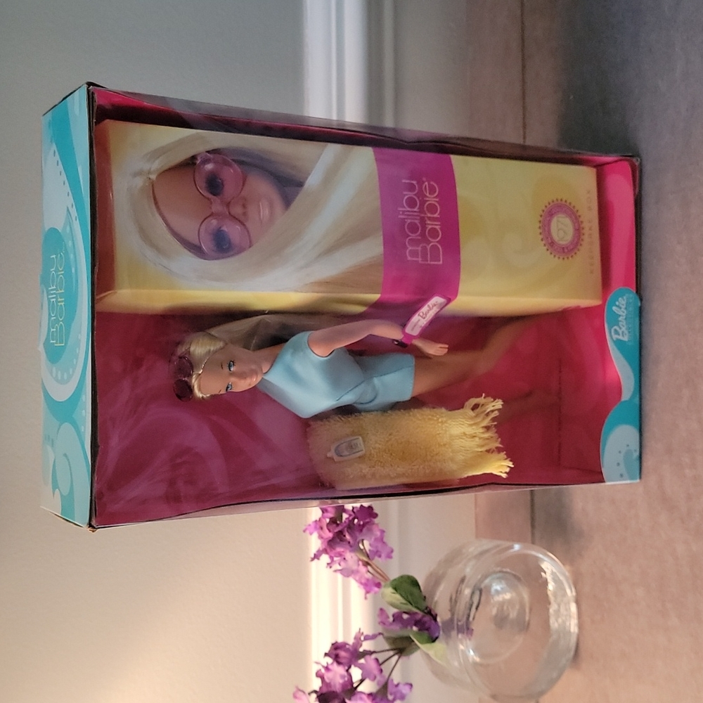 Reproduction of 1971 Malibu Barbie 2001